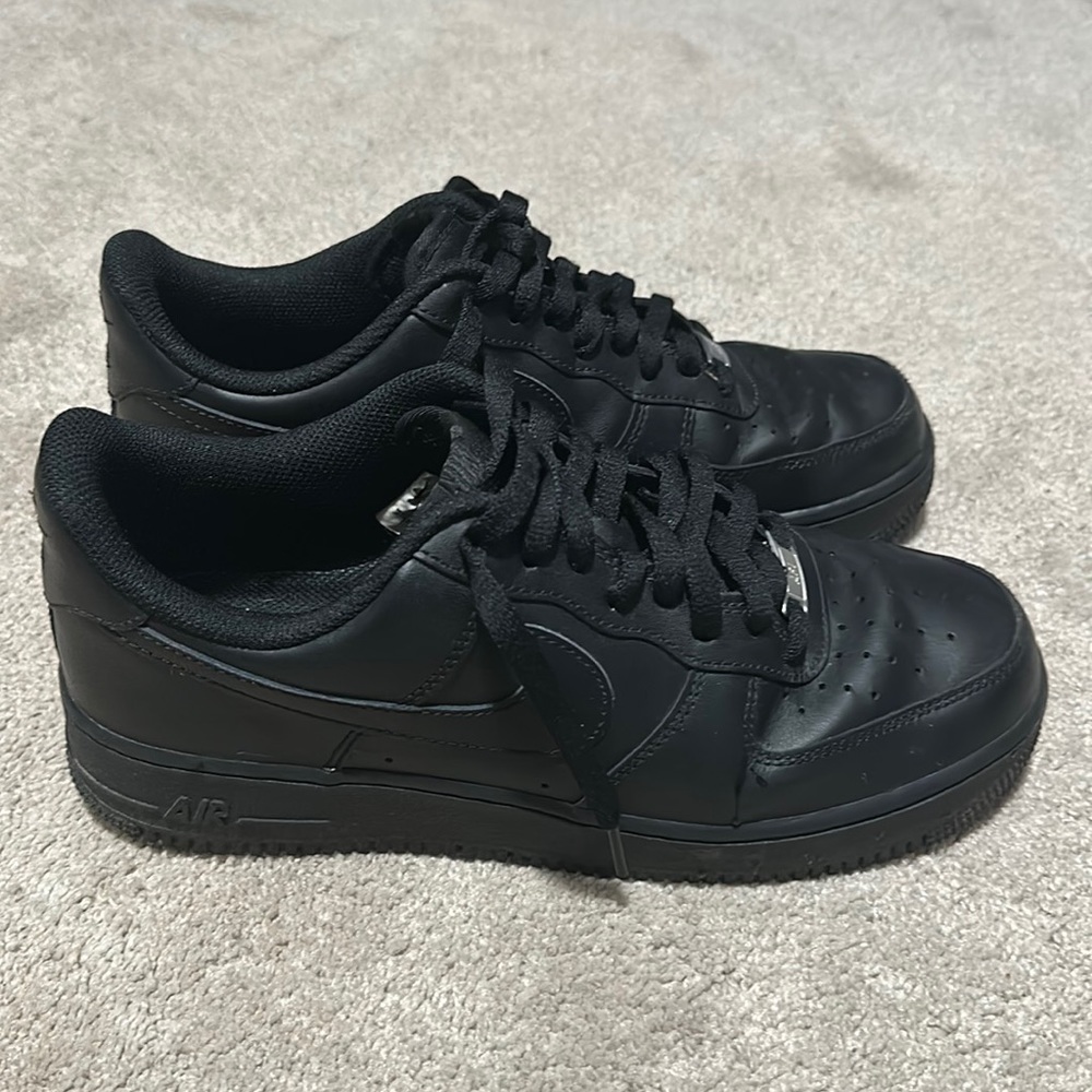 Nike black air forces 9.5